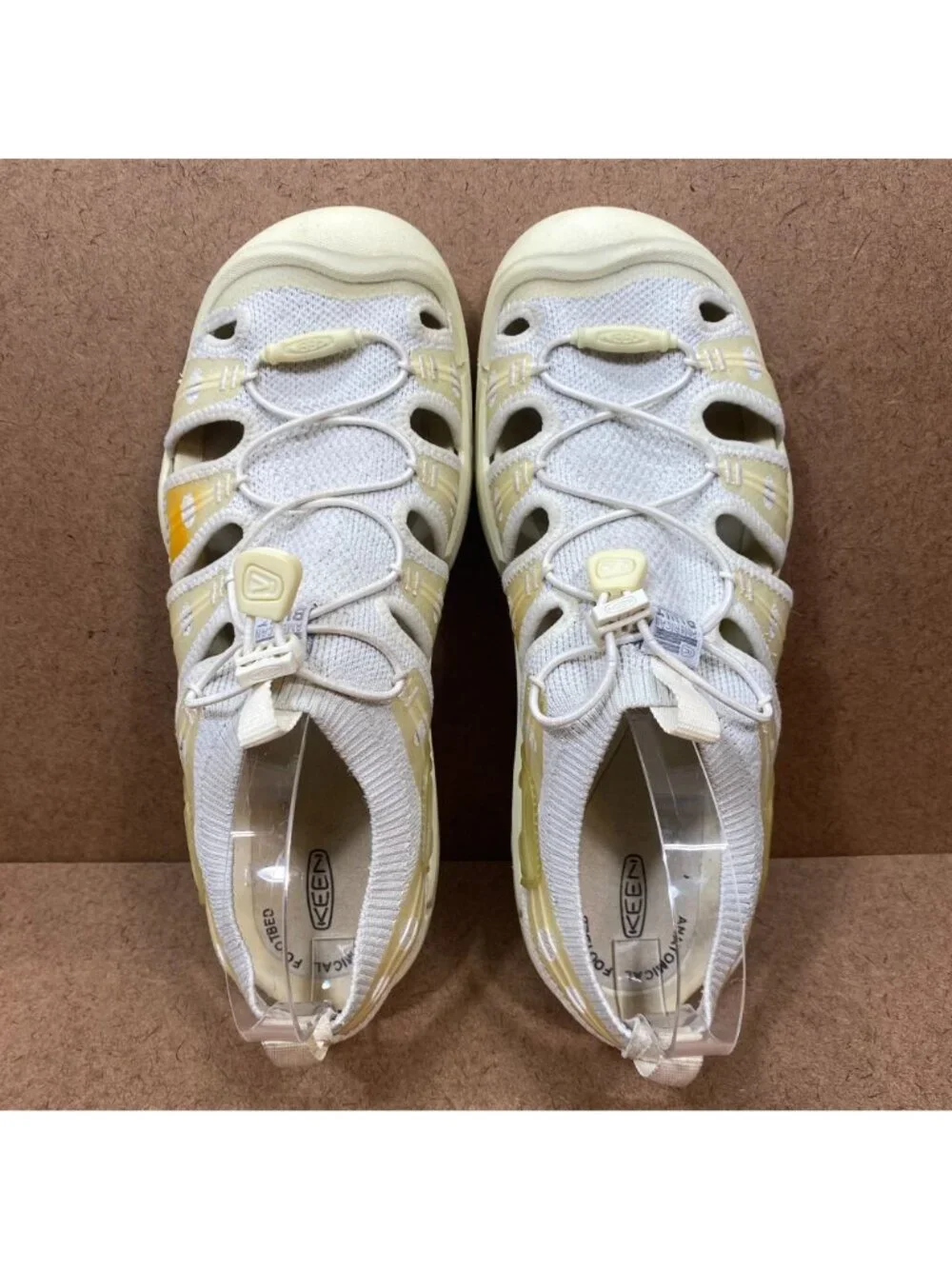 Keen Evofit One Hiking Sandals White & Yellow Mens Size 10 Flexible Knit Uppers